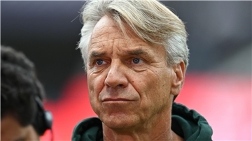 Hat keinen leichten Start mit Werder Bremen: Cheftrainer Horst Steffen. (Archivbild)