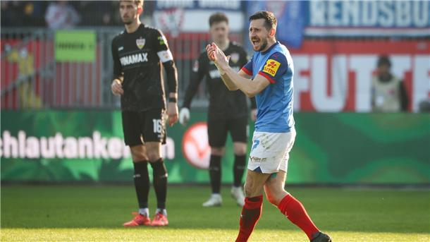 Holstein rettet Remis im Test gegen Braunschweig Hatte im Testspiel gegen Braunschweig Pech mit einem 45-Meter-Schuss: Steven Skrzybski.