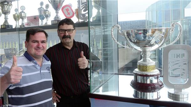Hauke Hasselbring und Alfred Prey vor der Saison 2015/16, die mit dem DEL-Aufstieg endete.