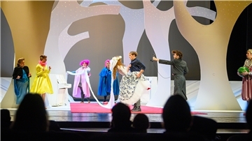 Hauptprobe von "Drei Haselnüsse für Aschenbrödel" im Stadttheater Bremerhaven.