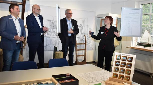 Einführung in die neue Ausstellung