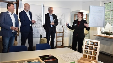Einführung in die neue Ausstellung