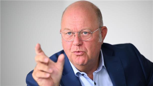 HDE-Präsident von Preen: Für 2025 rechnet der Verband inflationsbedingt lediglich mit einem Umsatz-Plus von 0,5 Prozent. (Archivbild)