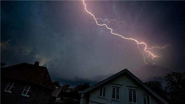 DWD erwartet weitere heftige Gewitter in Niedersachsen Heftige Gewitter entluden sich über Teile Niedersachsen.