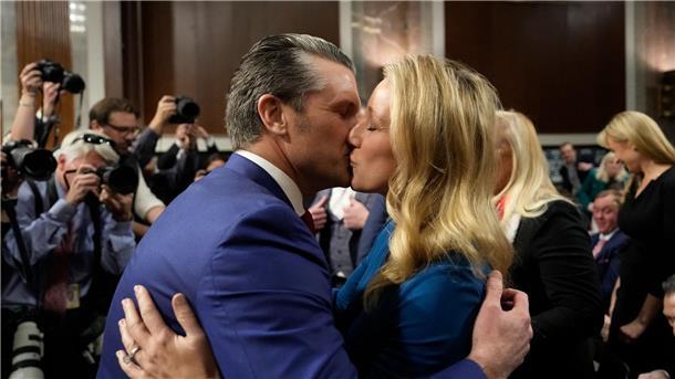 Medien: Hegseth teilte Militärpläne über Signal mit Ehefrau Hegseth soll auch Militärinformationen mit seiner Frau im Chat geteilt haben. (Archivbild)