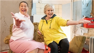 Heike Becker und Kerstin Saddeler-Sierp sind das Duo Thekentratsch. Sie schenken sich gegenseitig nichts, sind nicht auf den Mund gefallen - und singen tun sie auch noch.