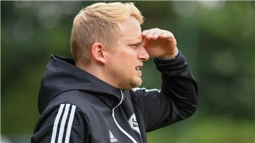 Heimspiel in Sicht: Wenn man den Bezirkspokal dazurechnet, hat der FC Hagen/Uthlede die Saison mit sieben Auswärtsspielen begonnen. Am Sonntag sind Trainer Joshua von Glahn und seine Mannschaft endlich in Hagen zu sehen.