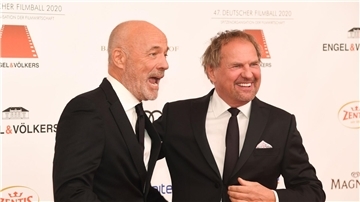 Heiner Lauterbach (l) und Uwe Ochsenknecht treten gegeneinander an.
