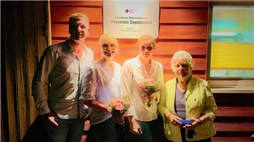 Heino Fincken (1. Vorsitzender), Gaby Götjen (vorher kommissarisch 2. Vorsitzende), Isabell Pauly (neue 2. Vorsitzende), Dr. Renate Rohde (Stellvertretende Präsidentin DRK-Kreisverband Wesermünde)