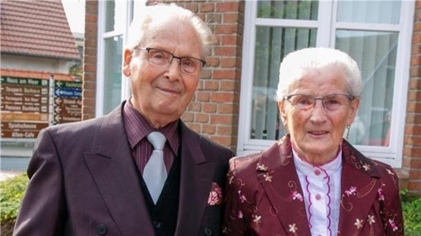 Heino und Ingrid Boyks aus Burhave sind seit 65 Jahren verheiratet.
