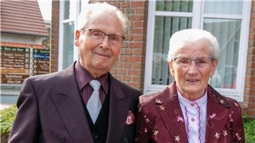 Heino und Ingrid Boyks aus Burhave sind seit 65 Jahren verheiratet.