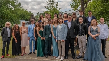 Heinrich-Heine-Schule, Klasse 10c Florian Heidtmann, Daniela Schubert, Ulrike Wr...