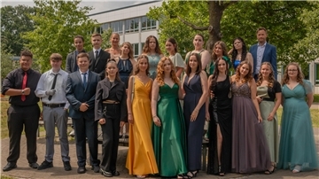Heinrich-Heine-Schule10e,  Von oben rechts: Luca-Joel Kohnke, Oliver Frank, Dani...