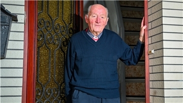 Heinz Warsitz (90) kann sich nicht im nahen Bremerhaven gegen Corona impfen lassen - nur weil er in Schiffdorf lebt.