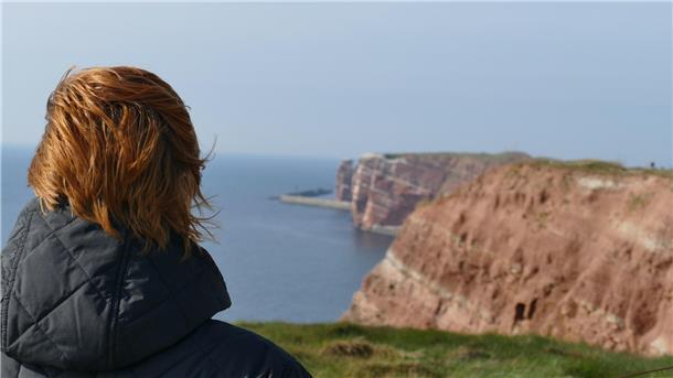Helgoland Saisonauftakt mit dem Katamaran "Halunder Jet": Blick auf die Felsen und die Lange Anna.