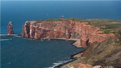 Helgoland zog im vergangenen Jahr knapp 302.000 Tages- und Übernachtungsgäste an (Archivbild).