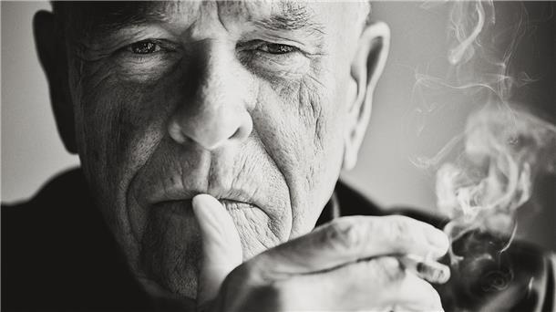 Lieder der Hoffnung in einer düsteren Zeit Helmut Debus, Songpoet der niederdeutschen Sprache, hat ein neues Album vorgelegt: „Angst legg di splapen“ ist ab sofort erhältlich.