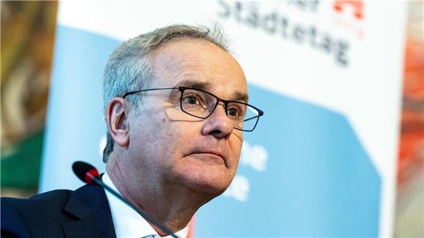 Städtetag fordert zügige Einigung auf Kindergrundsicherung Helmut Dedy ist Hauptgeschäftsführer des Deutschen Städtetages.