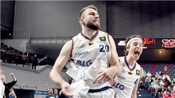 Hendrik Drescher (li.) und Lennard Larysz lieferten beim Sieg in Bochum eine starke Leistung ab.
