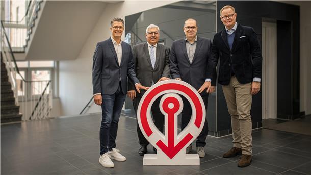 Werbemarktleiter Jan Rathjen, Oberbürgermeister Melf Grantz, Landrat Thorsten Kröger und Verleger Matthias Ditzen-Blanke setzen auf eine starke Zukunft für die Region.