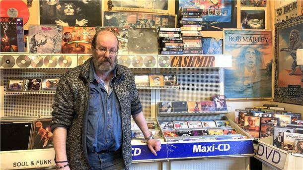 Michael Steffens in seinem Bremerhavener Schallplattenladen Cashmir in der Friedrich-Ebert-Straße. 