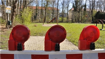 Hier hat sich die Tat zugetragen. Ein 13-jähriger Junge stach auf dem Spielplatz am Ilseplatz am Wochenende auf einen Zwölfjährigen ein.