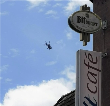 Hubschrauber über der Nordenhamer Innenstadt