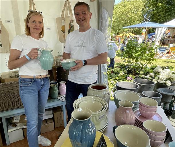 So schön war die Landpartie „Garten & Ambiente“ in Nordenham Hilke Timmermann und Martin Spallek aus Butjadingen waren zum ersten Mal als Aussteller dabei und präsentierten unter anderem Keramik im skandinavischen Design.