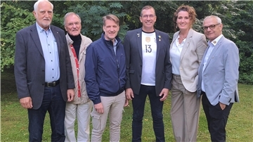 Hinrich Brandt (von links), Helmuth Zander, Dennis Kück, Michael "Max" Meyer, Marina Blanken, Dr. Michael Klöckner.