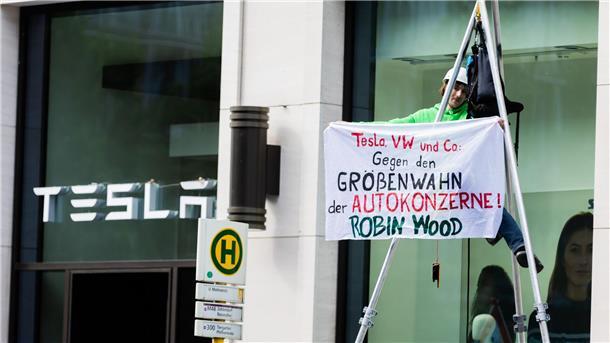 Hintergrund des Protests ist die geplante Erweiterung des Tesla-Werks.