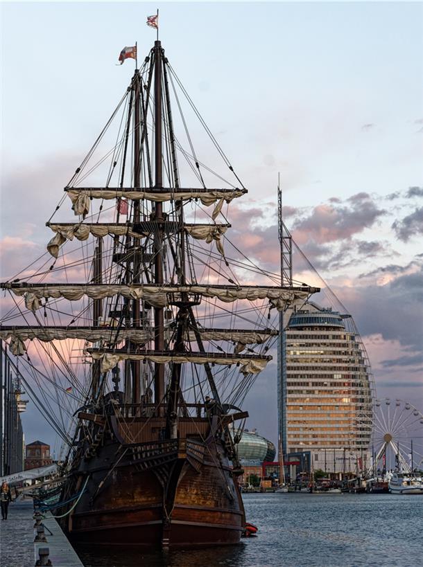 Hoch aufragend: Die „El Galeon“ und das Atlantic Hotel Sail City.