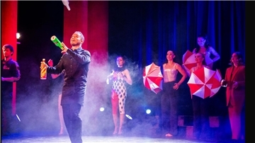 Hochkarätige Jongleure sind auch in diesem Jahr wieder mit von der Partie, wenn der „Classic-Weihnachtscircus“ in Gnarrenburg gastiert.