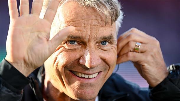 Erfolgreicher Start für neuen Werder-Trainer Horst Steffen feierte in seinem ersten Spiel als neuer Werder-Coach einen Sieg.