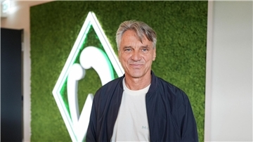 Horst Steffen wird als neuer Werder-Trainer präsentiert.