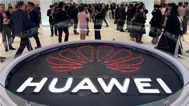 Huawei-Erfolg in China bremst auch iPhone-Absatz Huaweis Smartphone Mate 60 war in China als Triumph des Konzerns gegen US-Sanktionen gefeiert worden.