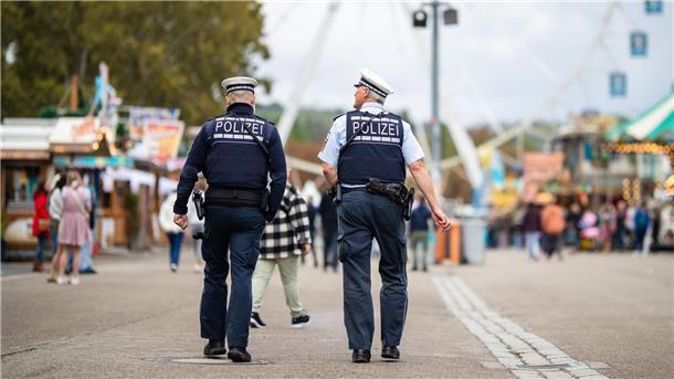 Wiesn friedlich, fröhlich, sicher - 6,7 Millionen Gäste Hunderte Polizeibeamte sichern das Volksfest.