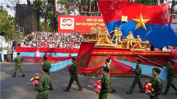 Hunderttausende feierten in Ho-Chi-Minh-Stadt.