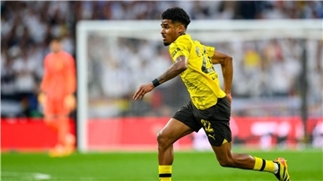 Ian Maatsen spielt künftig für Aston Villa.