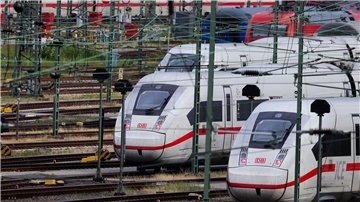 ICE-Züge der Deutschen Bahn (DB). Wie steht es mit der Pünktlichkeit?