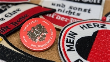 „Ich bin Stolz ein Deutscher zu sein“: Bürger sind immer weniger bereit, gegen Rechts Gesicht zu zeigen.