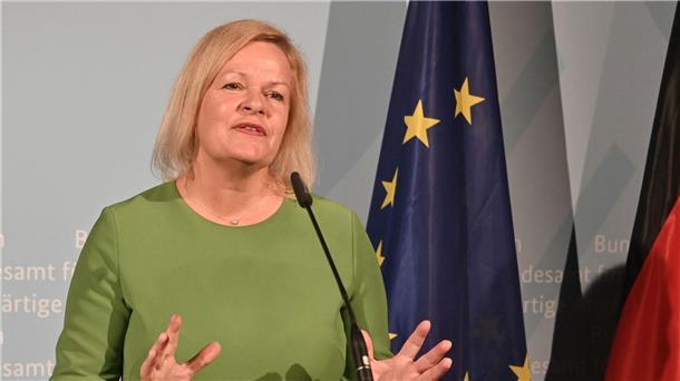 „Ich bin strikt dagegen, das individuelle Asylrecht abzuschaffen“, sagt Innenministerin Nancy Faeser.