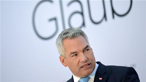 „Ich stehe dazu, dass sich Leistung lohnen muss, und ich stehe dazu, dass Eltern eine Fürsorgepflicht für ihre Kinder haben“, sagt Österreichs Bundeskanzler Karl Nehammer.