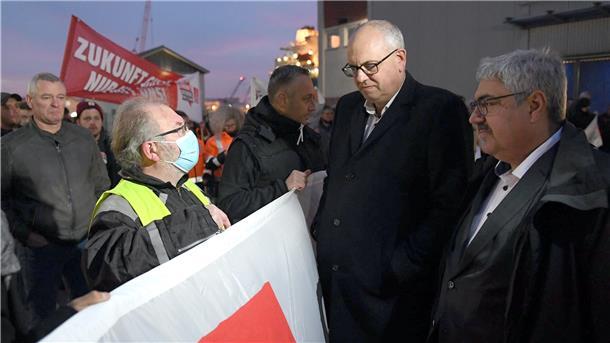 „Ich will Arbeit, keine Abfindung“: Lloyd-Werker Michael Preuß im Gespräch mit Regierungschef Andreas Bovenschulte und Oberbürgermeister Melf Grantz.
