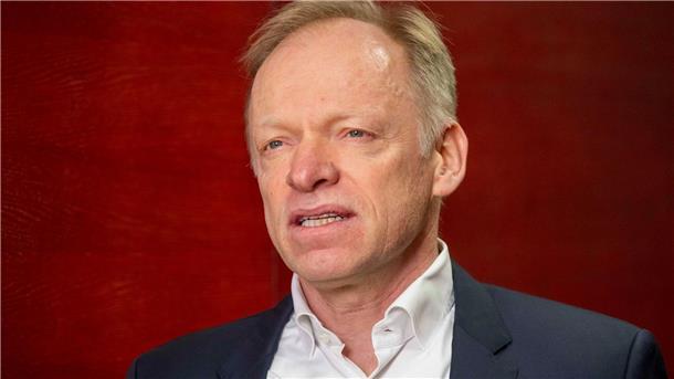 Ökonomen senken Prognosen: Belebung 2026 fällt kleiner aus Ifo-Chef Fuest hält Steuererhöhungen in der jetzigen Wirtschaftslage für falsch