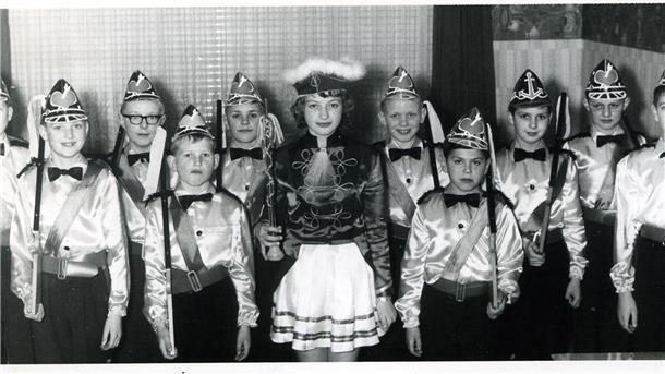 Mit Maske und Pappnase: Karnvelsspaß in Nordenham und Butjadingen Ilona Appelhoff wirkte beim Ellwürder Karneval mit.