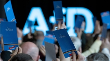 Im ARD-„Deutschlandtrend“ hatte die AfD zuletzt bundesweit mit 18 Prozent mit der SPD gleichgezogen.