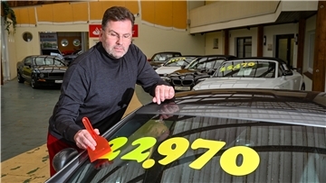 Im Autopark Bederkesa hofft Geschäftsführer Roland Lepper ebenfalls auf neue Ware.