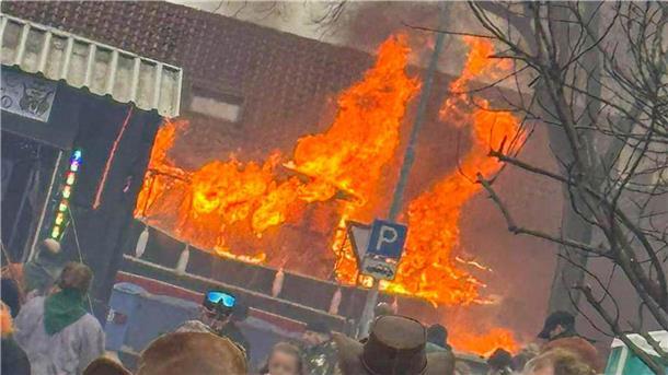 Tüv Süd: Fastnachtswagen vorschriftsmäßig geprüft Im baden-württembergischen Kehl ist ein Faschingswagen in Brand geraten.