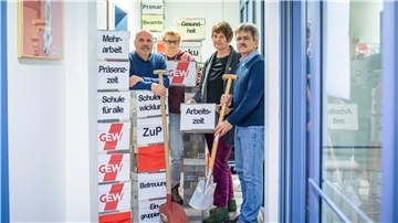 Im Bild (von links): Künftig übernehmen Peer Jaschinski, Inga von Hagen und Elke Suhr die Aufgaben von Bernd Winkelmann.