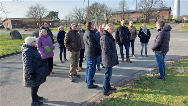 Im Bioenergiepark Saerbeck informierten sich Vertreter aus Rat und Verwaltung der Gemeinde Loxstedt jetzt über Möglichkeiten auf dem Weg in die Klimaneutralität.